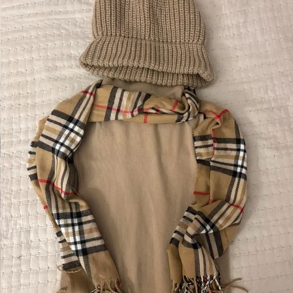 Burberry *like Plaid Fringe Scarf - very soft - cashmere like. - Picture 3 of 5